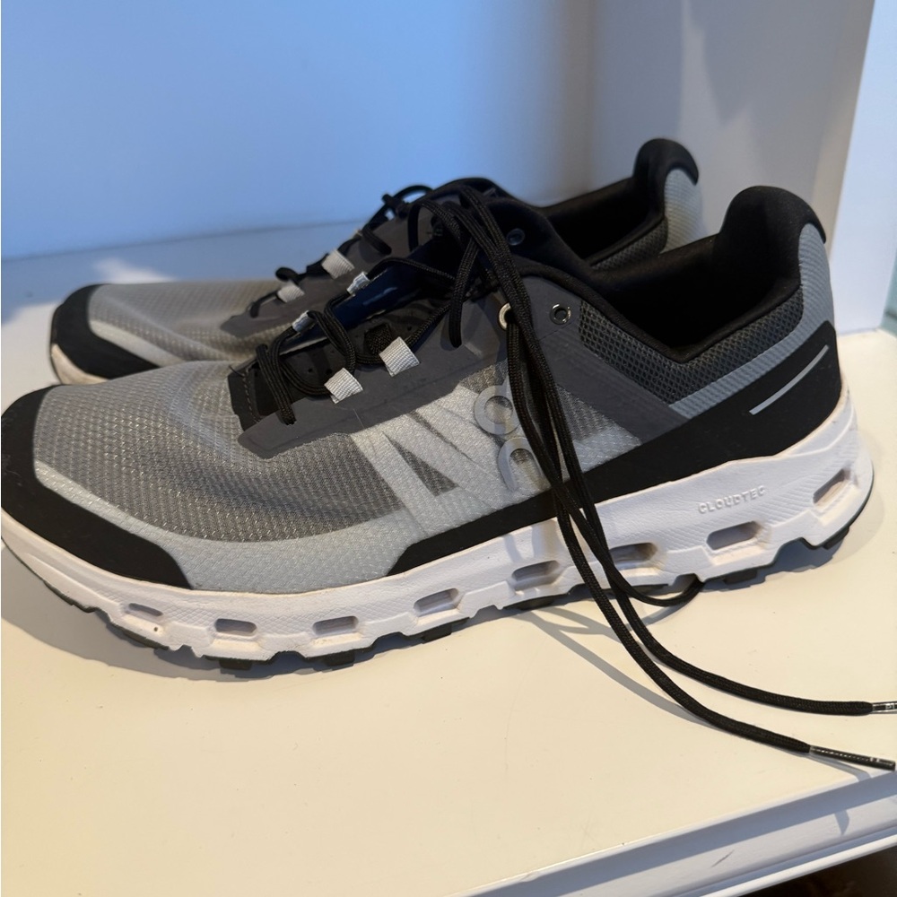 Men's Gray On Cloud size 9.5